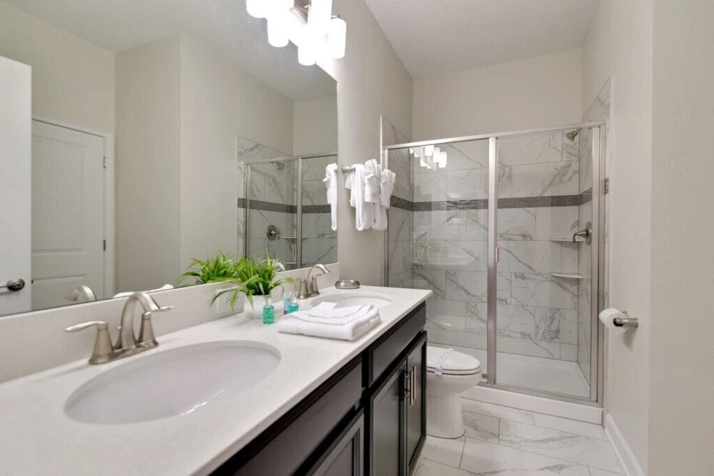 Champions Gate 1585 - Eight Bedroom Pool Home