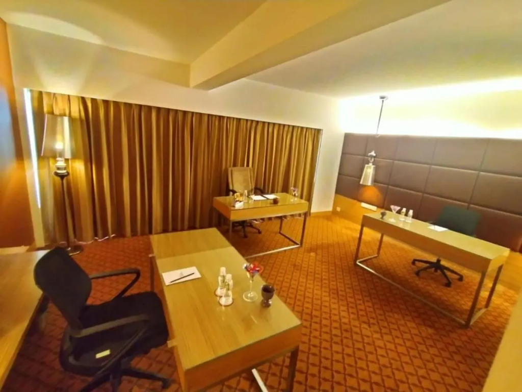 Pride Plaza Hotel, Ahmedabad