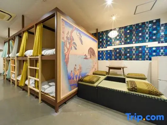 Yokohama Chinatown 3 min walk / Motomachi & Nihon-Odori Station 5 min walk / Cabin-style rooms