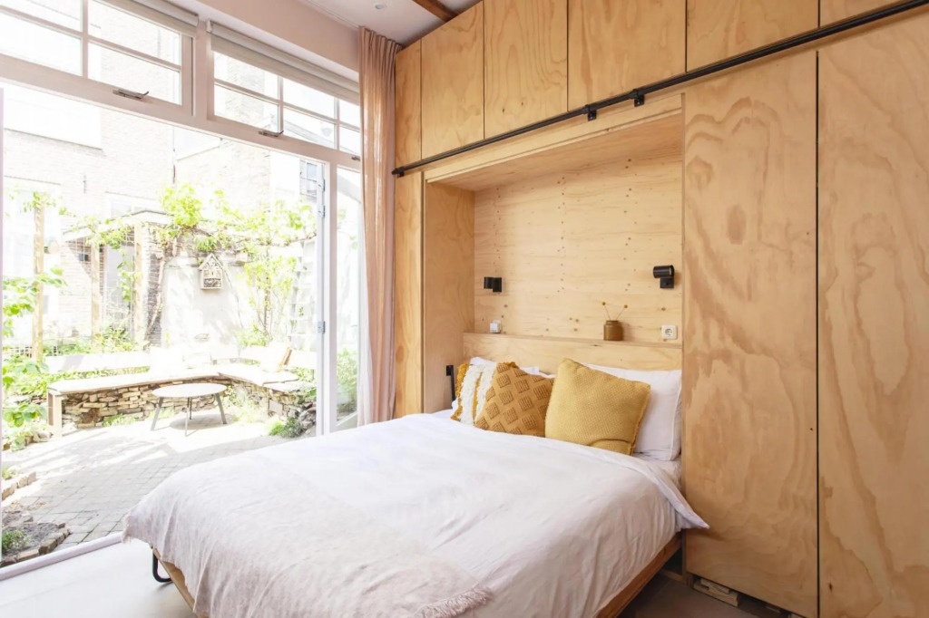 Lovely and charming guesthouse near city center, close to Rotterdam