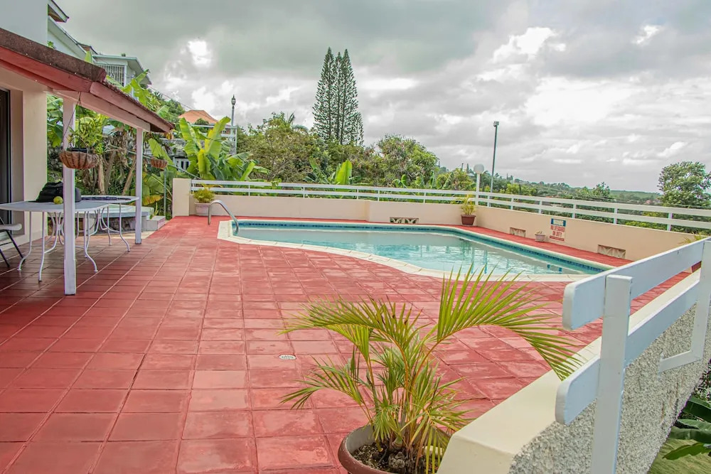 The Whytehouse Villa