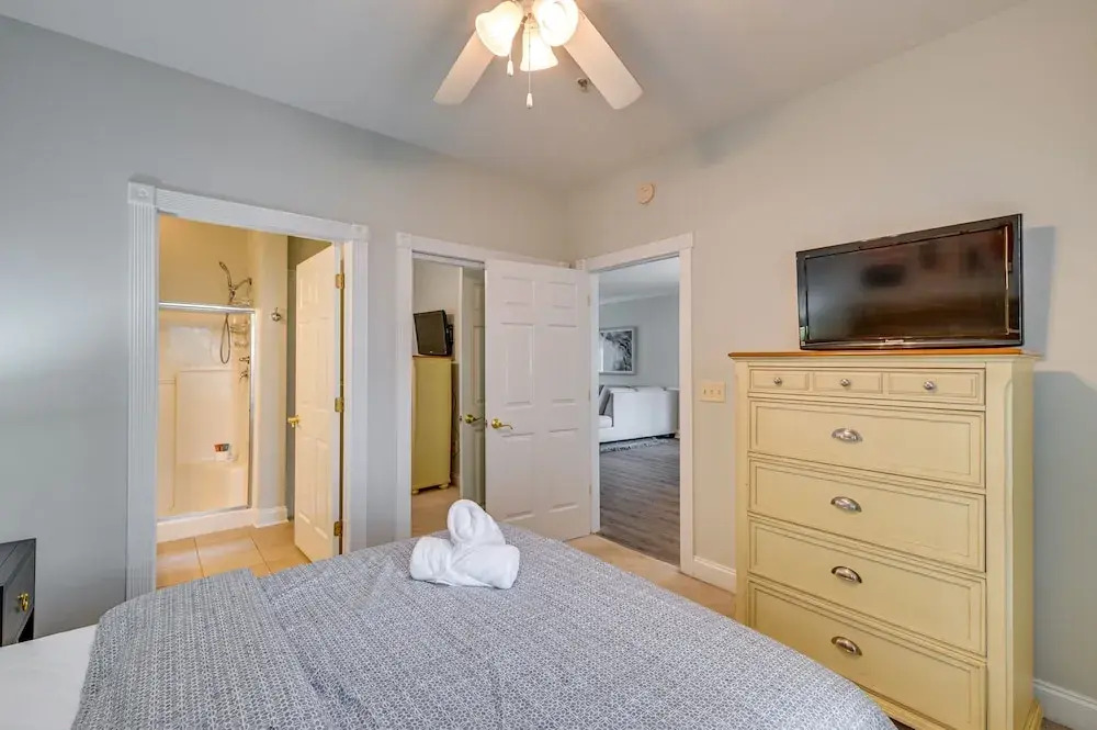 Magnolia Pointe Two-bedroom Apartment 305-4882
