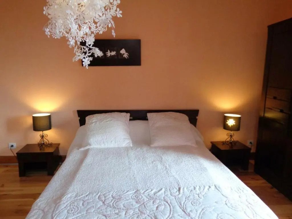 Gîte de Charme 6 Pers avec Jardin Clos à Montarcher - FR-1-496-11
