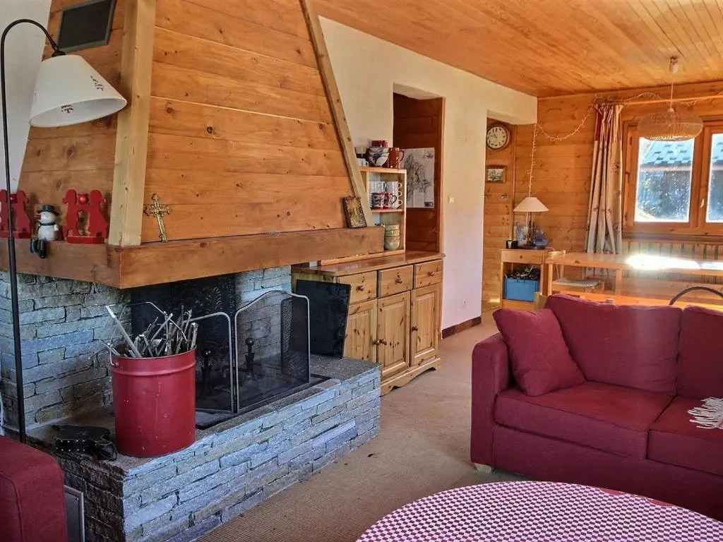 Chalet pour 10 pers, 5 pièces, parking, calme à la montagne - FR-1-411-683