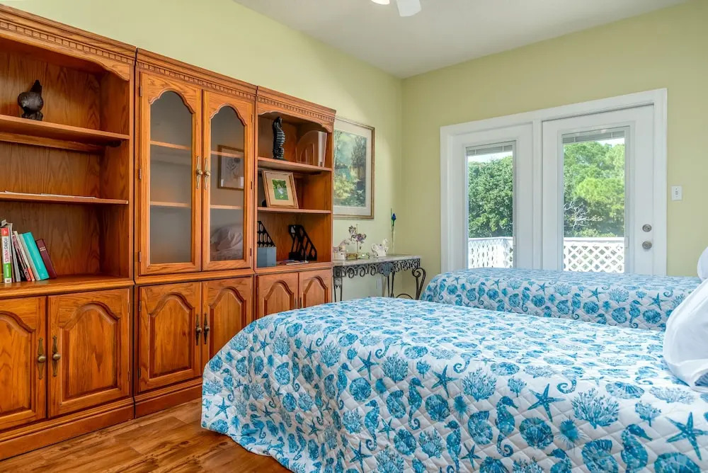 Sunrise - 346 Audubon Pl 6 Bedroom Home by RedAwning