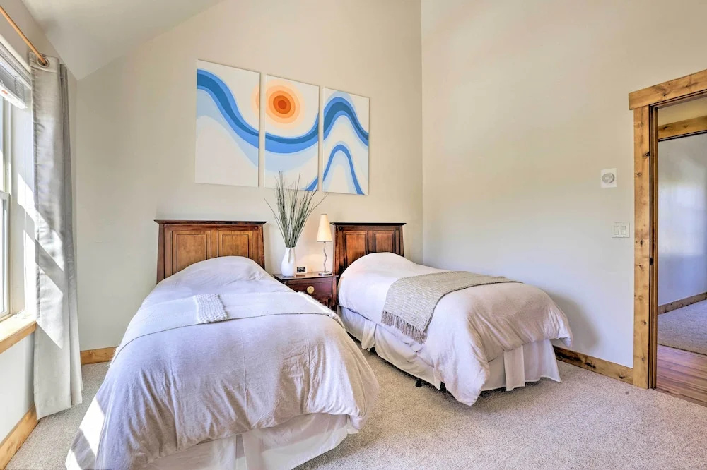 'rocky Bear Lodge' on 2 Acres Near Turquoise Lake