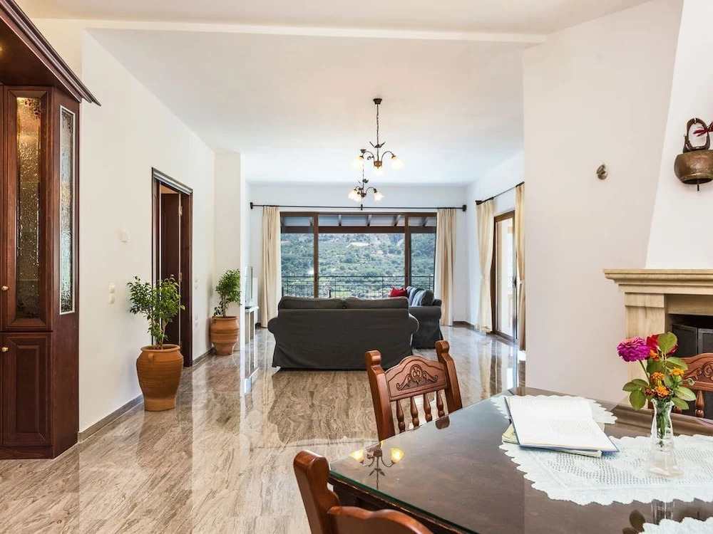 Villa Asigonia with Heated Pool & Whirlpool