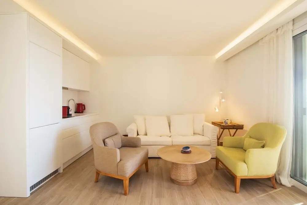 Glyfada Glow Suites by CorfuEscapes