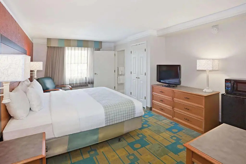 Norwood Inn & Suites Merrillville