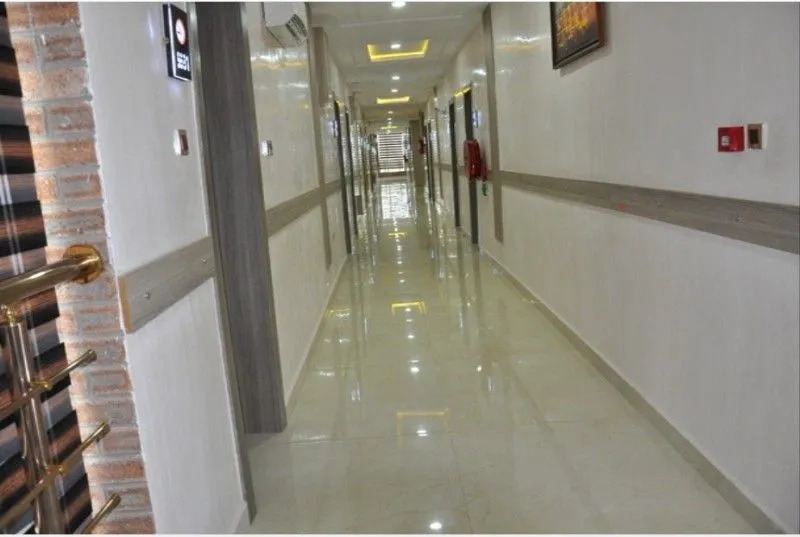 Springhill Hotel & Suites