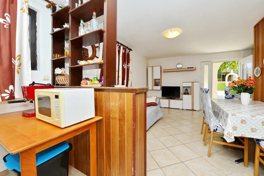 Apartment With 2 Bedrooms in Vir, With Enclosed Garden and Wifi - 250