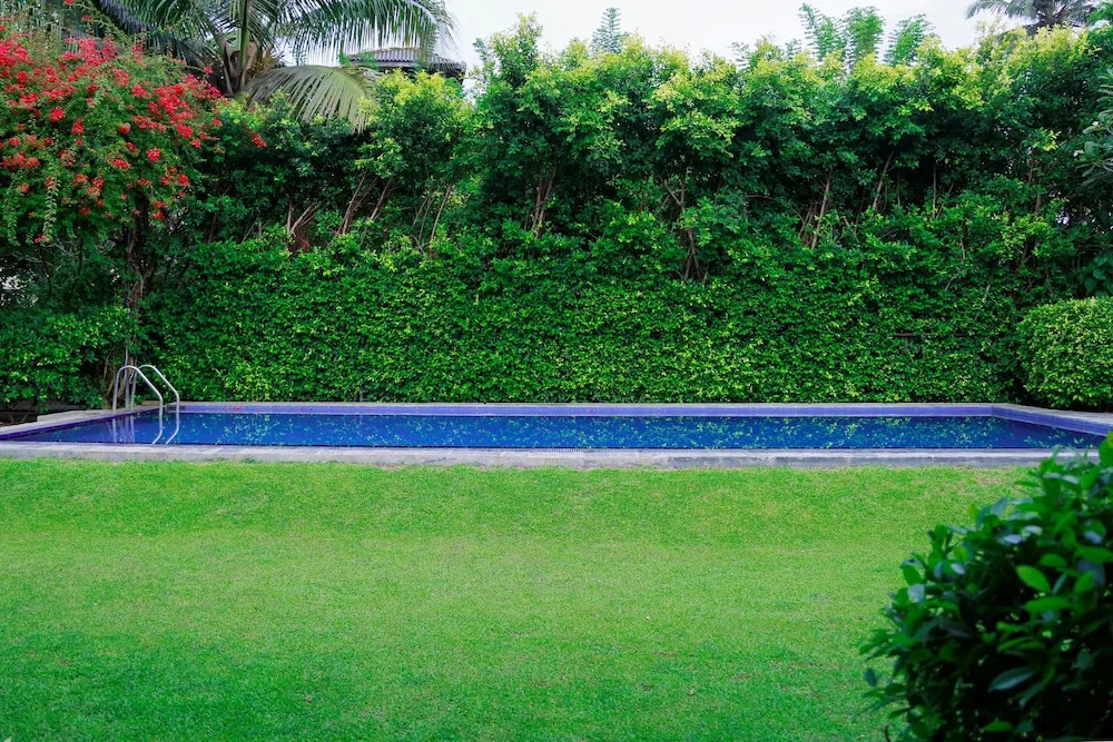 South Point Surf House - Whole Villa 5 Bedrooms (Sleeps 14)