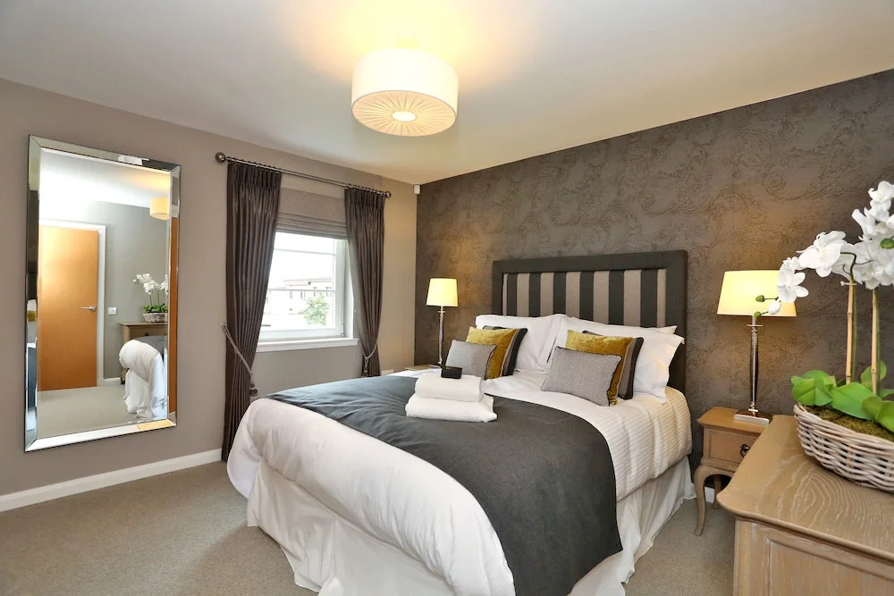 Town & Country Apartments -Priory Park