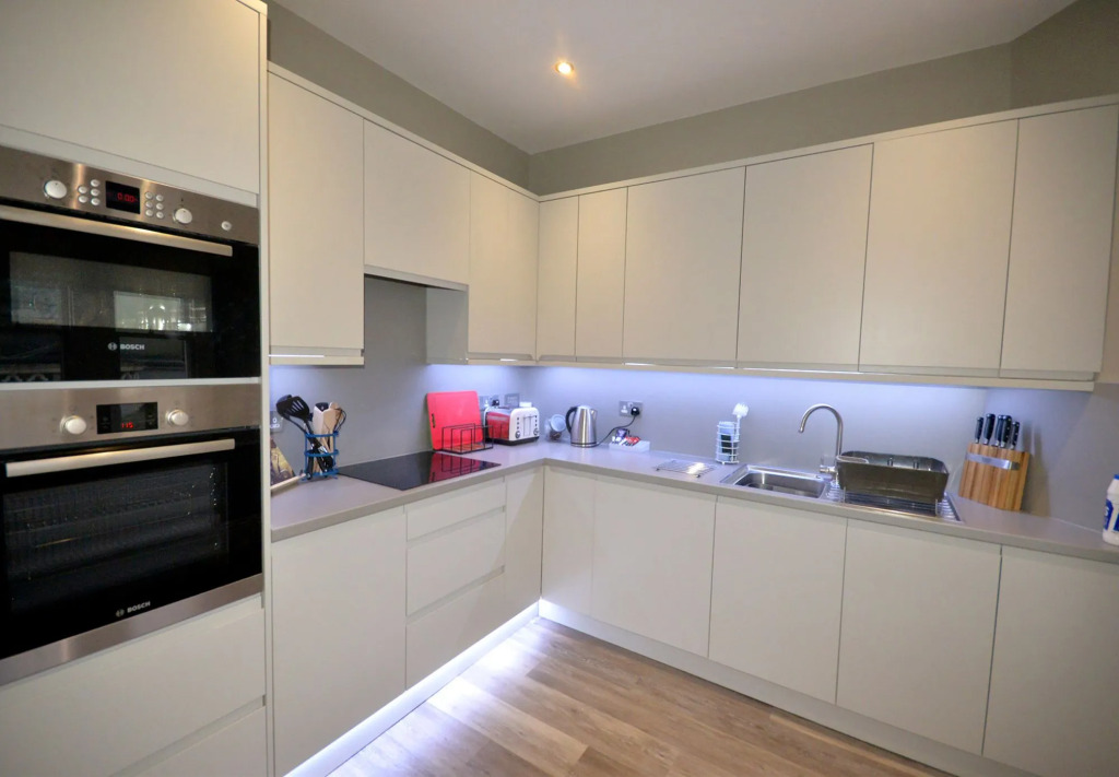 1 Elliot Terrace