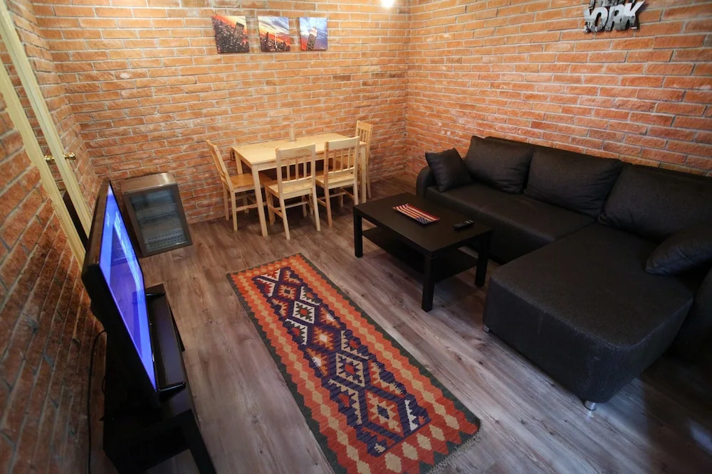 Dfive Apartments - Colorful