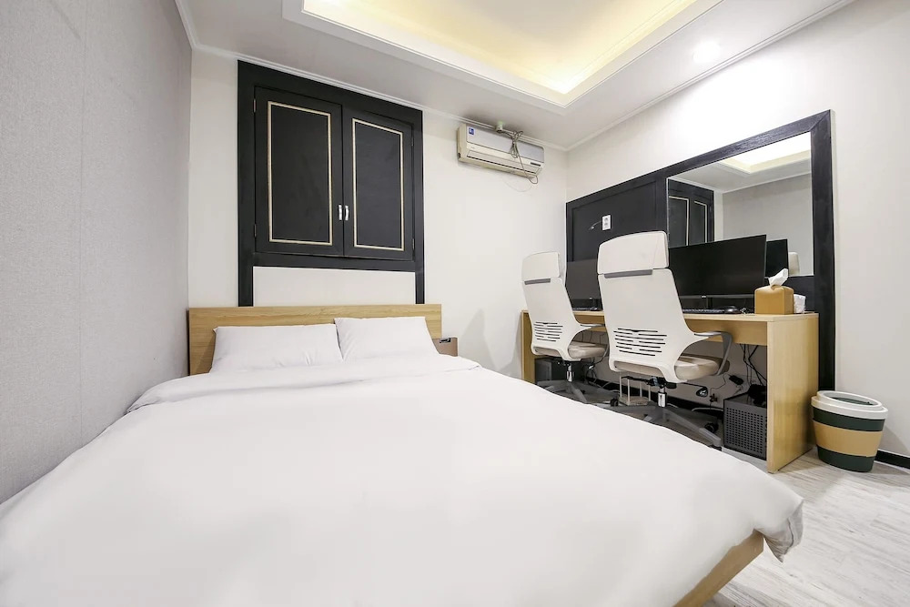 Diamond Hotel