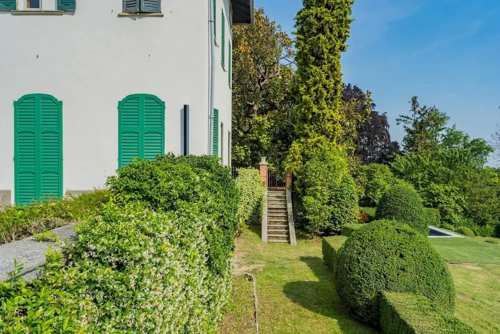 Luxury Apartments in Villa Cardinal Ciceri by Rent All Como