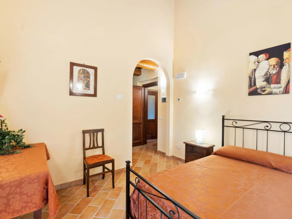 Beautiful Villa in Belforte allIsauro with Swimming Pool
