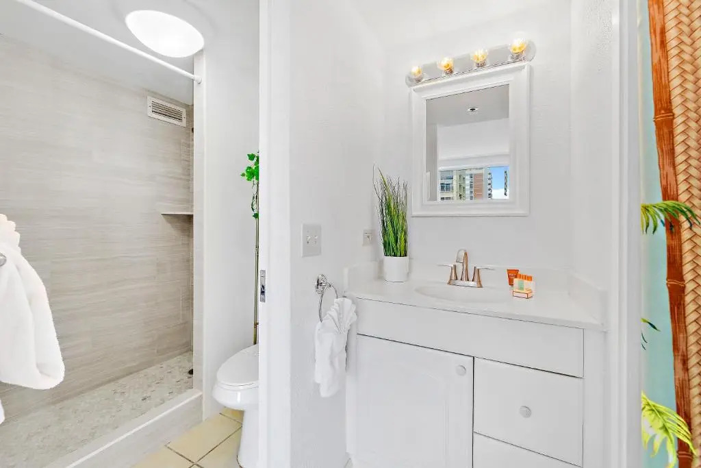 Beautiful Studio in Aloha Surf | Partial Ocean & Mountain Views | 12th Floor | Free WiFi