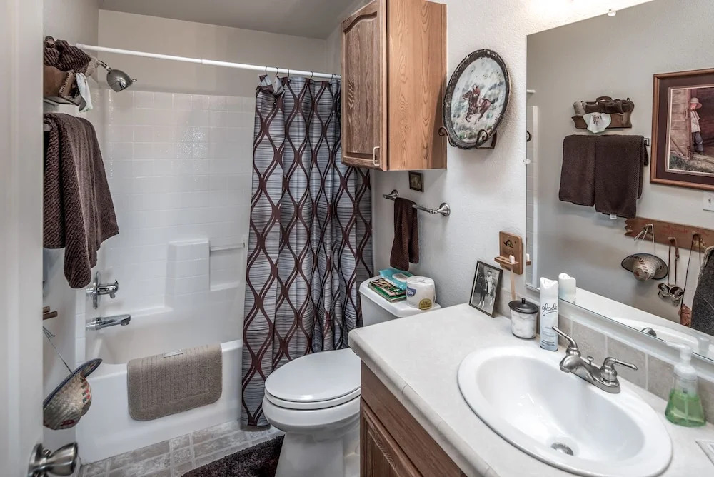 Mountain Top Ranch - Three Bedroom House