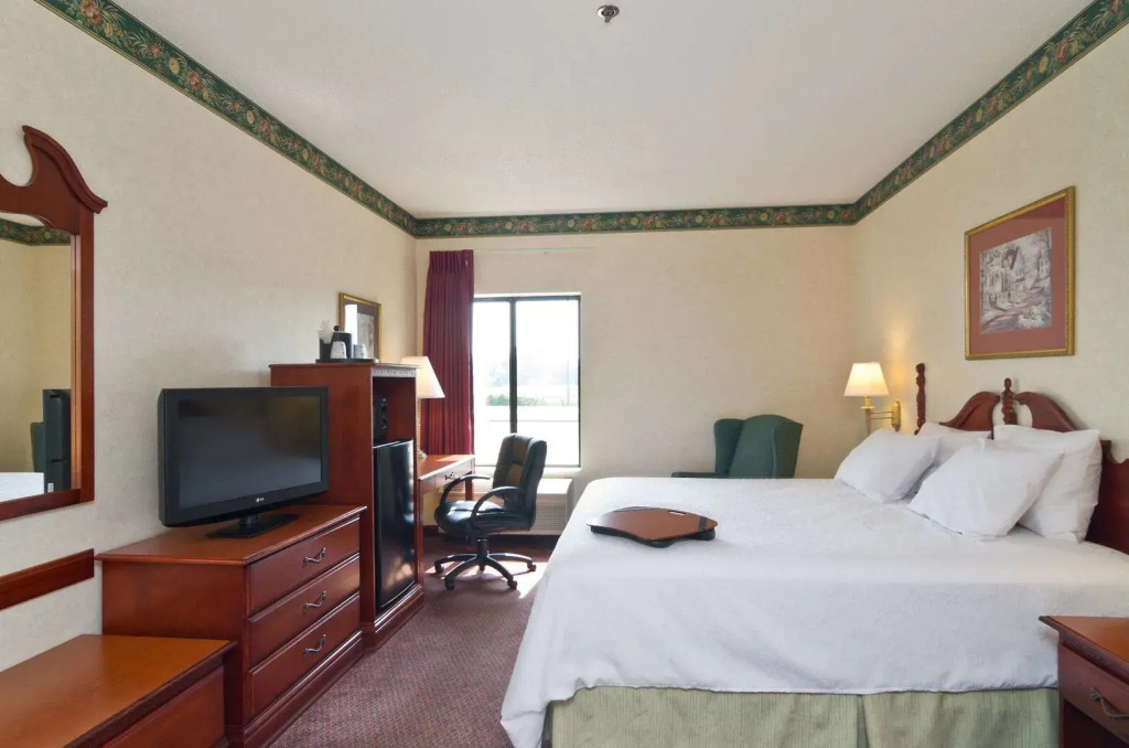 Spark By Hilton Newcomerstown
