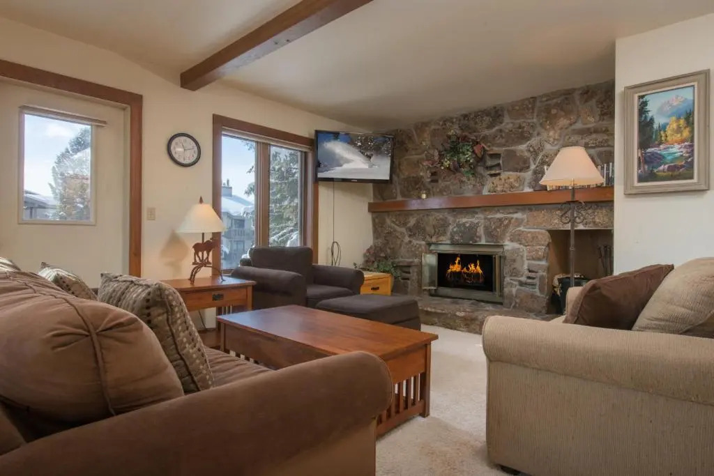 JHRL - Crystal Springs #403, Amazing base location