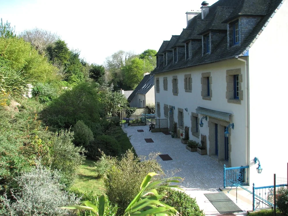 Logis Hotel De La Corniche