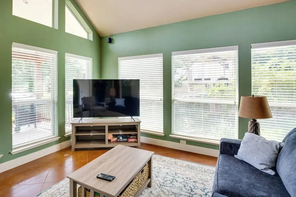 Fish & Kayak: Tranquil Cedar Creek Home!