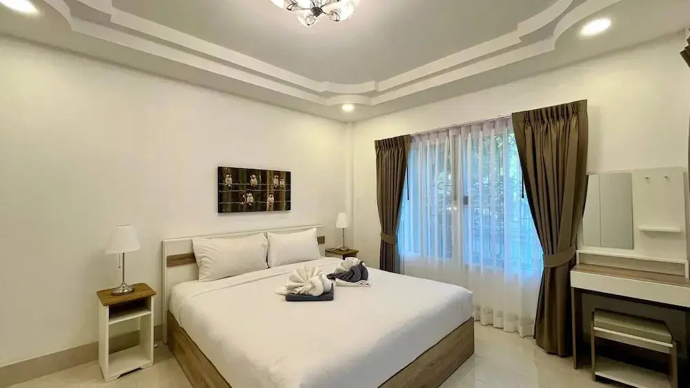 Valley 40 - 2 bdr Private Villa Near Phuket Town