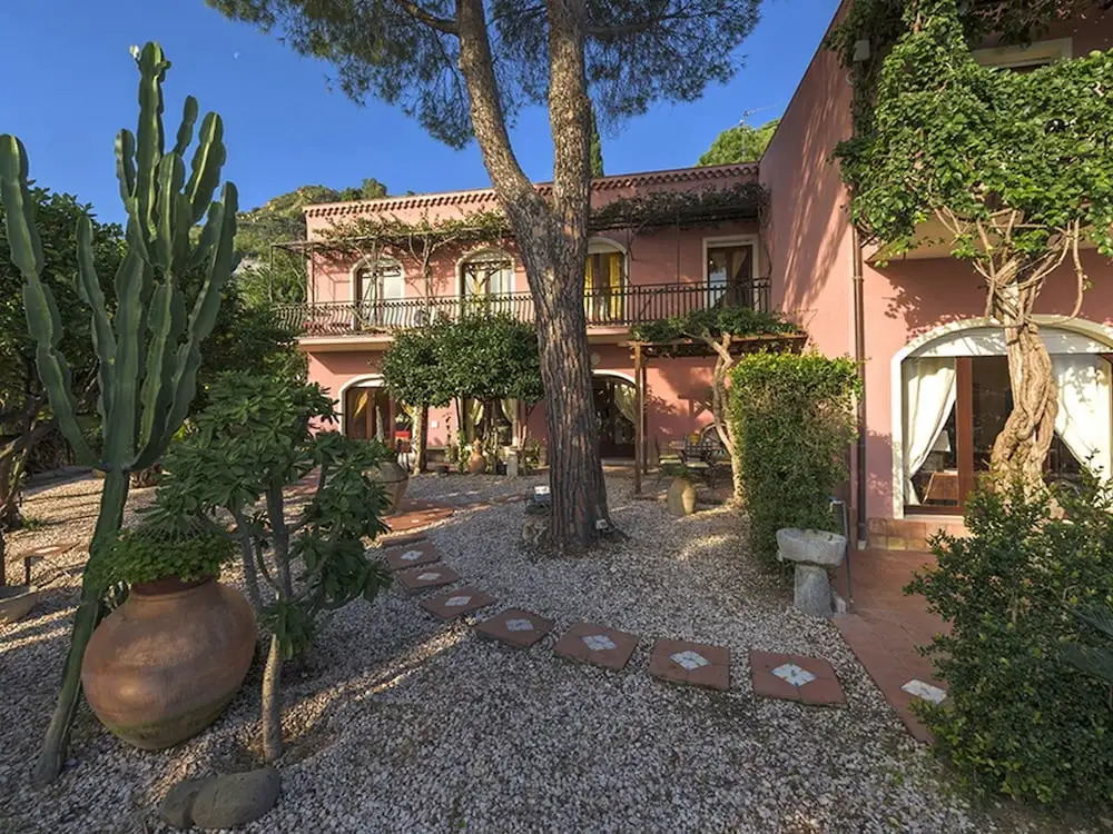 Villa With sea View and Private Pool Very Near to the Center of Taormina
