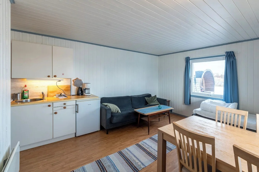 Lydersen Rorbuer Budget Hostel & Private Apartments