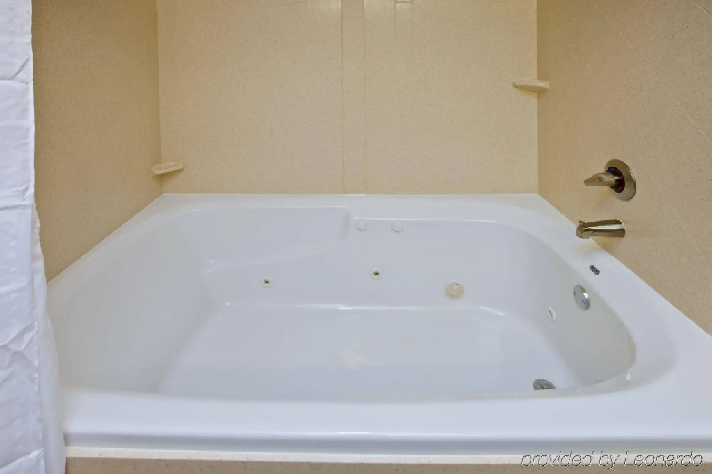 Holiday Inn Express & Suites Seymour by IHG