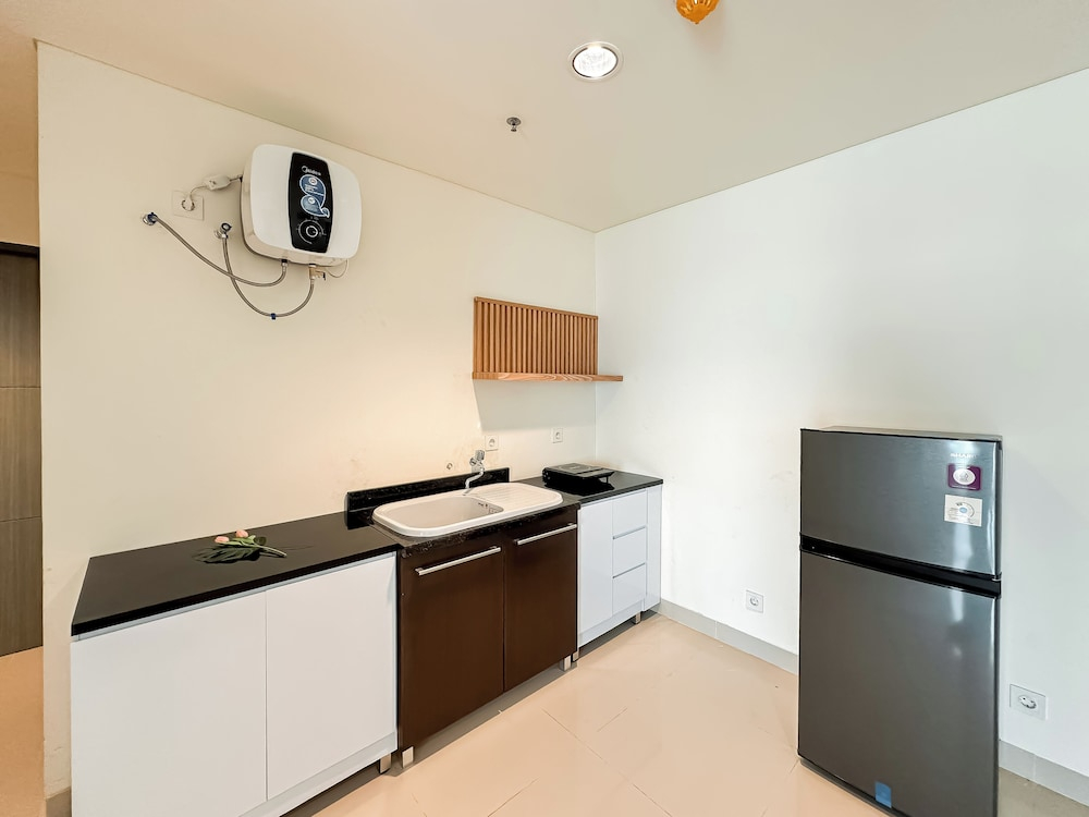 Lovely And Vibrant 2Br Space At Praxis Apartment