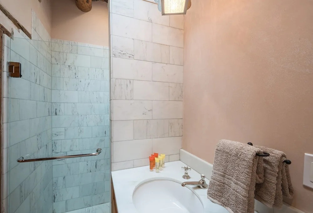 Corazon - Historic Luxury, Just Blocks to the Plaza, Excellent Outdoor Space