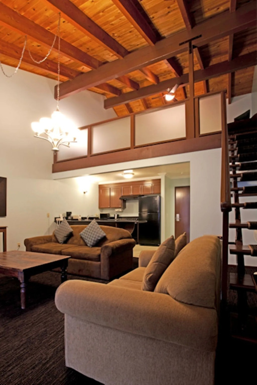 The Mammoth Creek Inn