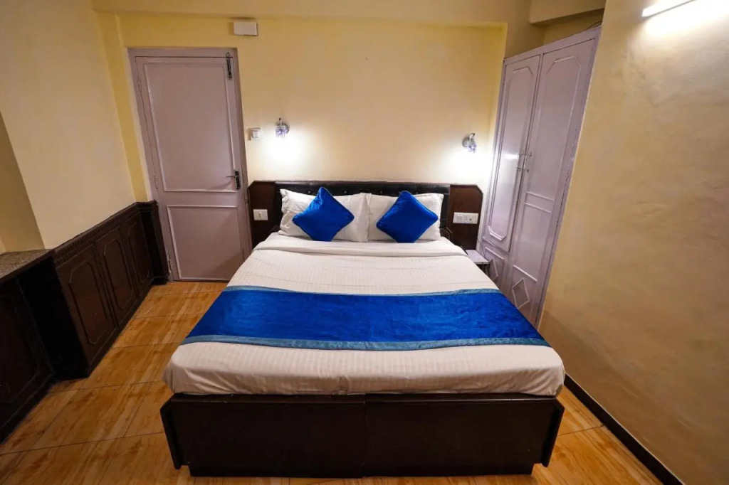 Hotel Atithi Mall Road