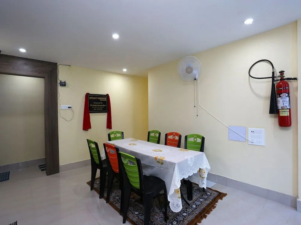 Oyo 15441 Apollo Paradise Guest House