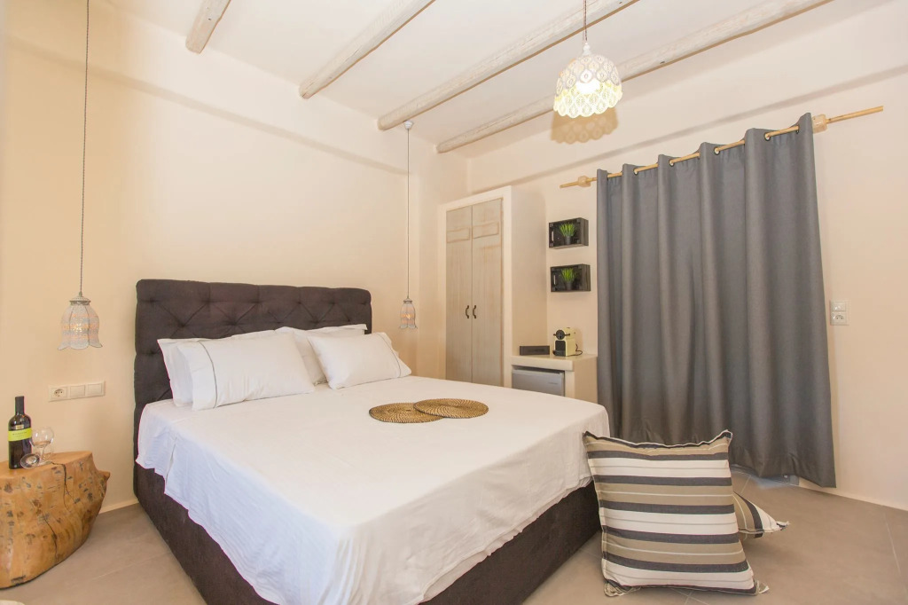 Ampelos Suites