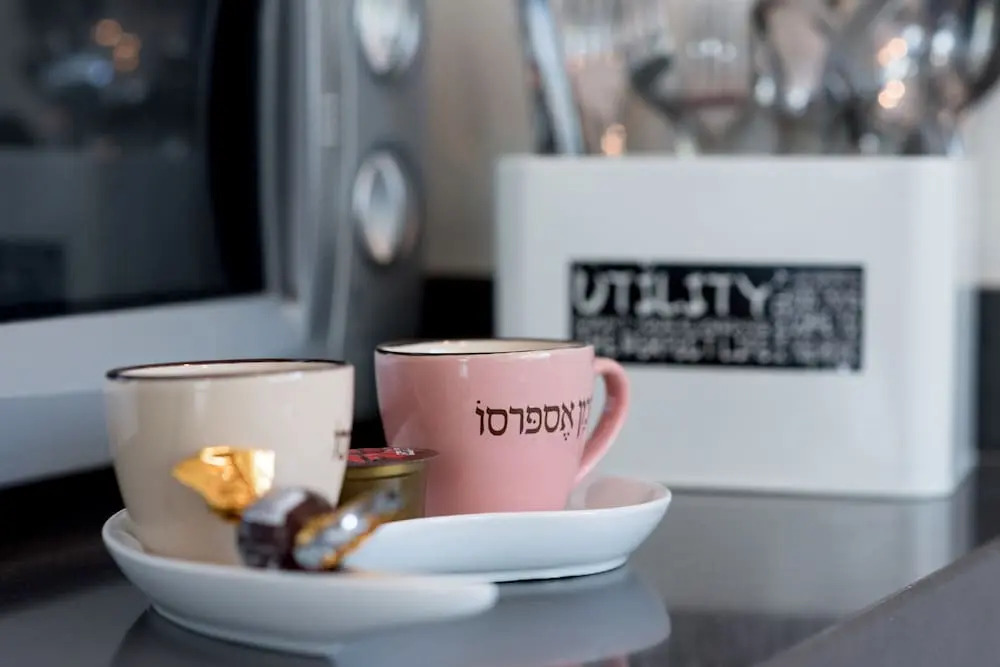 אוסנתה סוויטת בוטיק עם בריכה פרטית מחוממת ומקורה