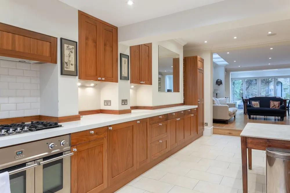 4 Bedroom Family House in Shepherd's Bush