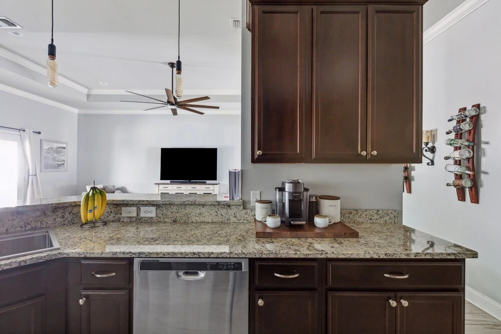 Family-friendly Oasis: Grilling & Outdoor Fun 4 Bedroom Home by RedAwning