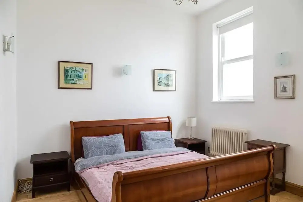Specious Family Kensington 5-bed House, Sleeps 10