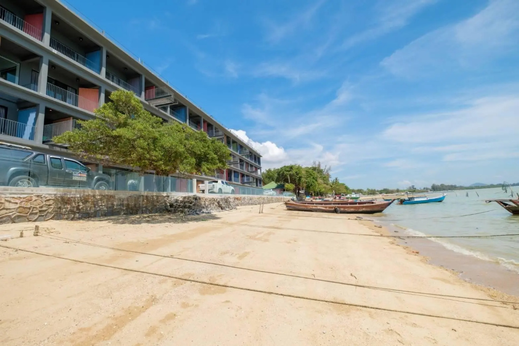 SHIN Arch39 Phuket Beach Front - SHA Plus