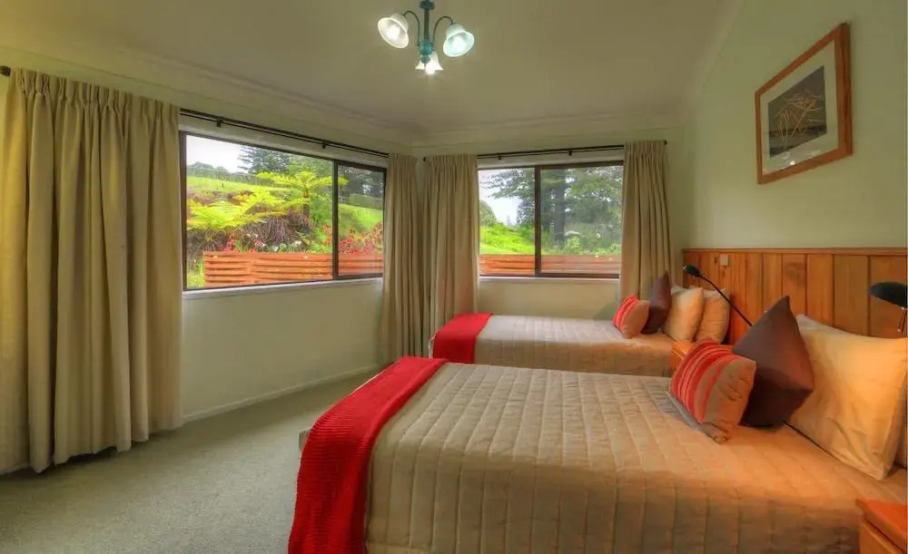Whispering Pines Cottages