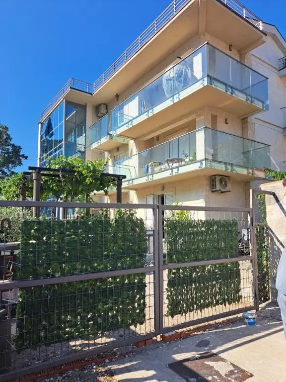Apartments with sea view in Prcanj