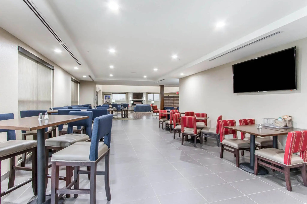 Comfort Suites West Omaha