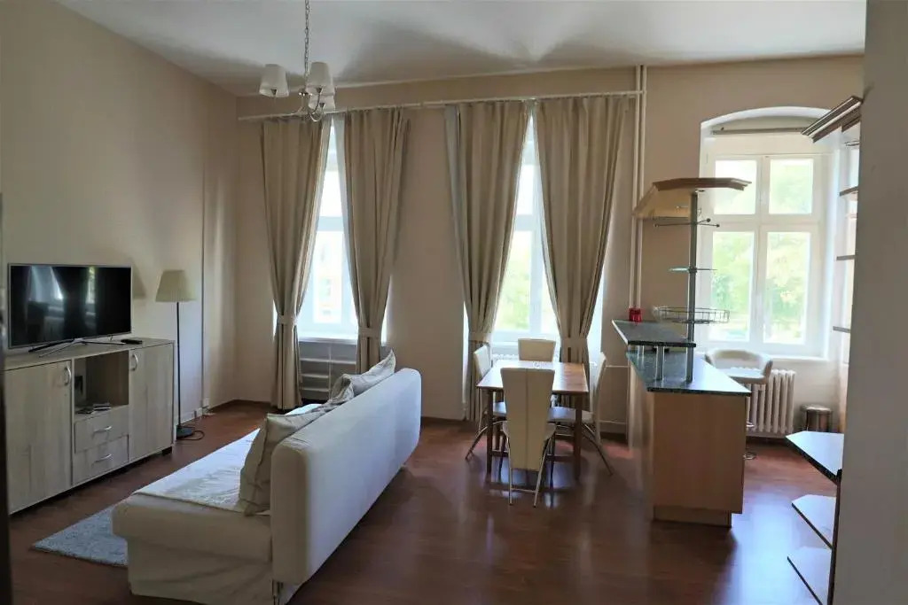 Apartment nabrezi J. Palacha 2