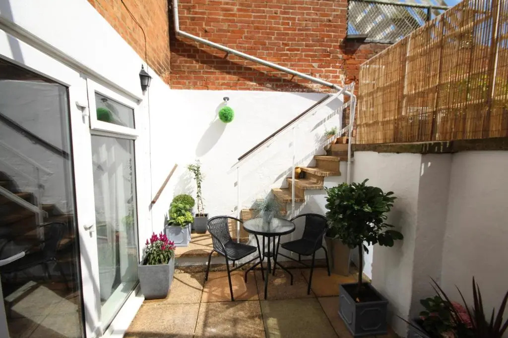 The Courtyard Apartment