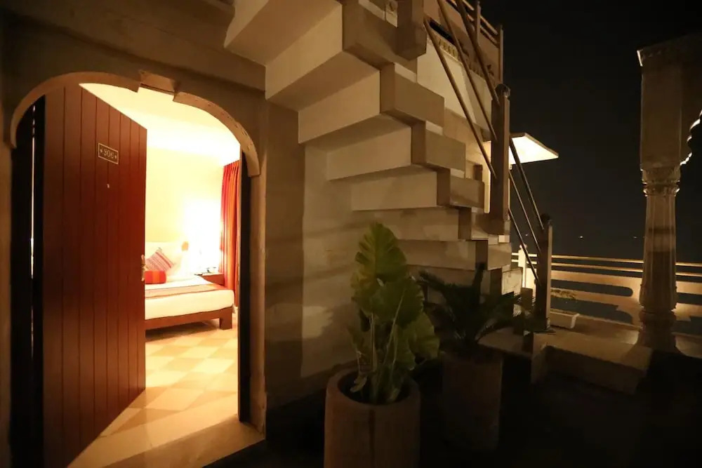Guleria Kothi at Ganges