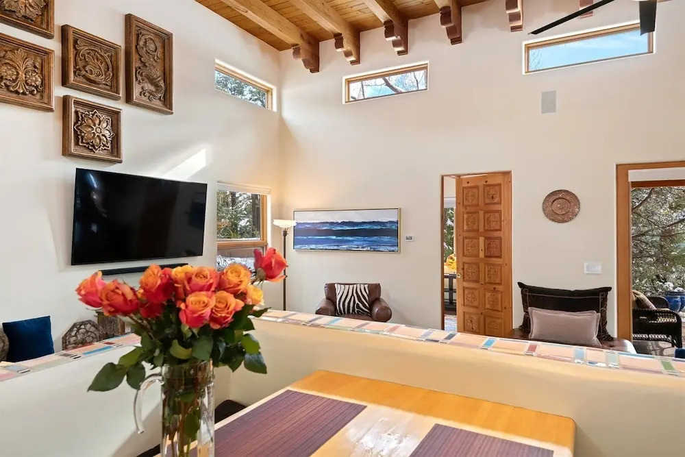 Casa Ladera - Enchanting Home, Nestled in Foothills With Spectacular Views
